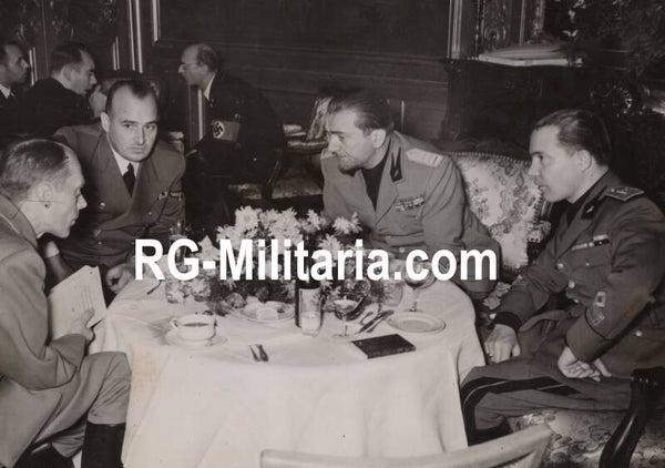 Original WW2 German Press Photo - Italian minister Graf Dino Grandi with Dr. Hans Frank in Berlin (1940)