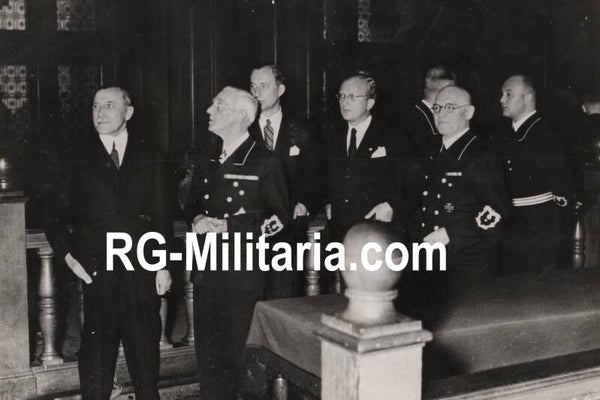 Original WW2 German Press Photo - Hungarian minister Dr. v. Radocsay with Dr. Bunke, Leipzig (1941)