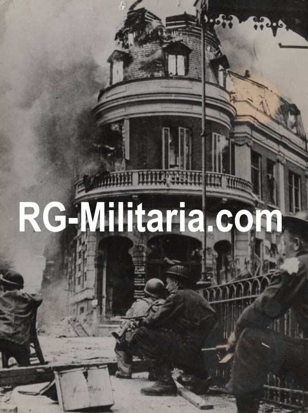 Original WW2 British Press Photo - British troops fight in the Second Battle of Arnhem, Operation Anger, Holland (1945)