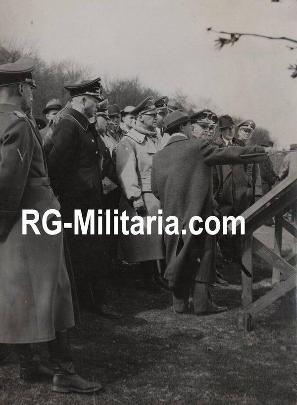 Original WW2 German Press Photo - NSDAP and SS officials get a tour of the Reichswerke Aktiengesellschaft Hermann Göring (1941)