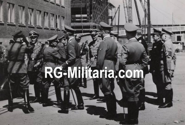 Original WW2 German Press Photo - NSDAP, SS and SD officials get a tour of the Reichswerke Aktiengesellschaft Hermann Göring (1941)