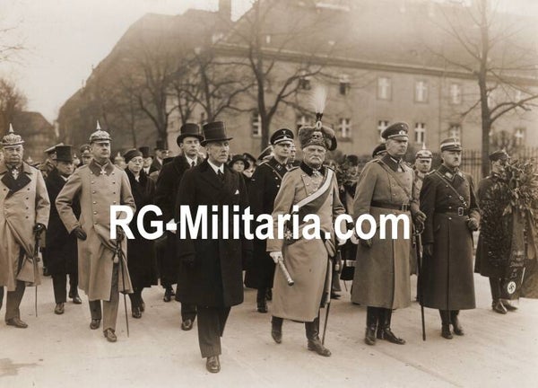 Original WW2 German Press Photo - Generalfeldmarschall von Mackensen on the funeral parade of Rudolf von Horn, Berlin (1934)