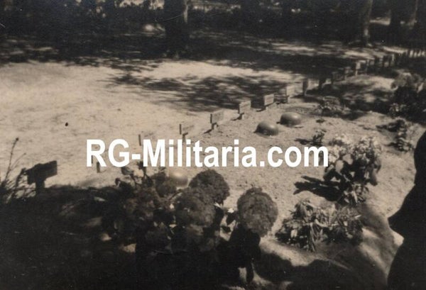 Original WW2 German Photo - German SS war graves at the Grebbeberg, Rhenen, Holland