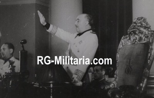 Original WW2 Belgian Press Photo - Spanish fascist leader Francisco Franco salutes