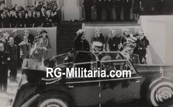 Original WW2 Belgian Press Photo - Spanish fascist leader Francisco Franco salutes