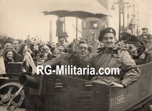 Original WW2 Dutch Liberation Press Photo - Canadians in Bren Gun Carriers liberate Amsterdam, Holland (1945)