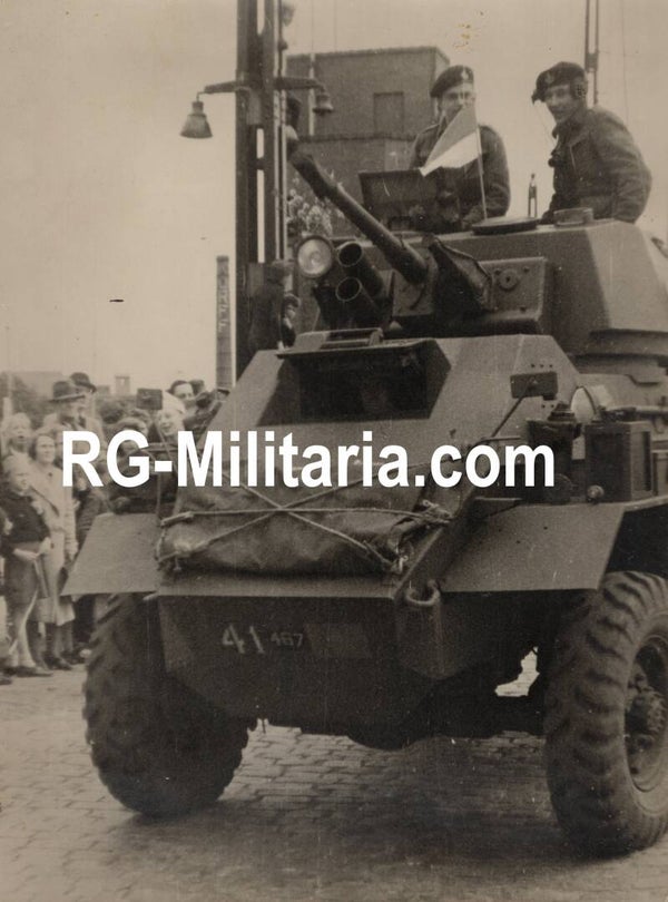 Original WW2 Dutch Liberation Press Photo - Canadians in an armoured vehicle liberate Amsterdam, Holland (1945)