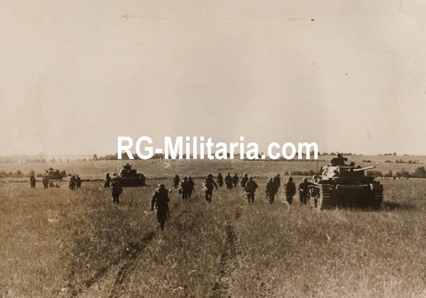 Original WW2 German Press Photo - German Panzer III Tanks in the Orel, Eastern Front (1942)