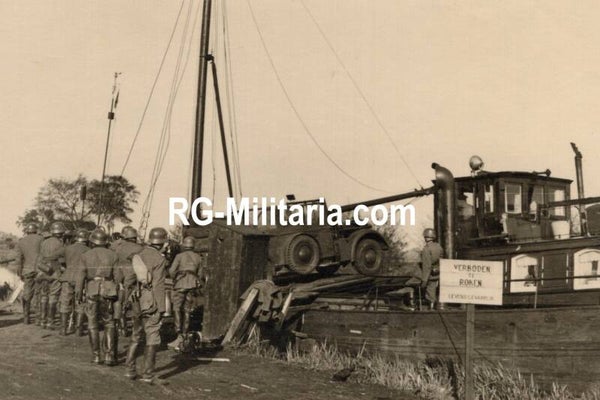 Original WW2 German Photo - German soldiers entering a Dutch boat with a truck, Holland, May (1940)