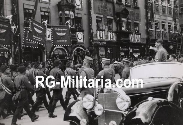 Original WW2 German Press Photo - NSFK NS Fliegerkorps parade, Adolf Hitler and Friedrich Christiansen salute, Reichsparteitag Nürnberg (1938)