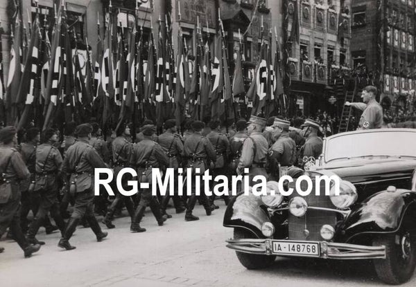 Original WW2 German Press Photo - NSFK NS Fliegerkorps parade, Adolf Hitler and Friedrich Christiansen salute, Reichsparteitag Nürnberg (1938)