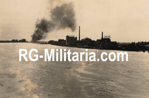 Original WW2 German Photo - Burning bridge at Oude Maas, Zwijndrecht, Dordrecht, Rotterdam. Holland, May (1940)