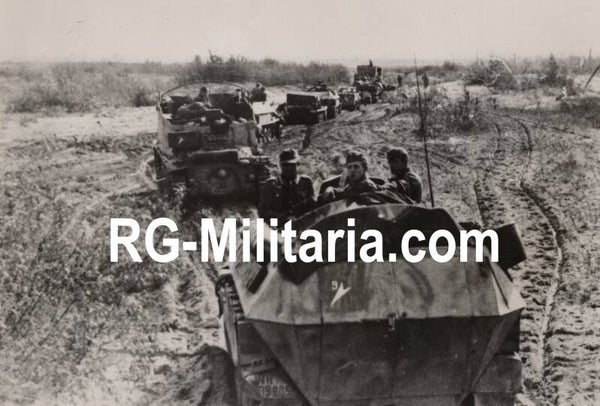 Original WW2 German Press Photo - German panzer vehicles, Marder, Sd Kfz and more (1943)