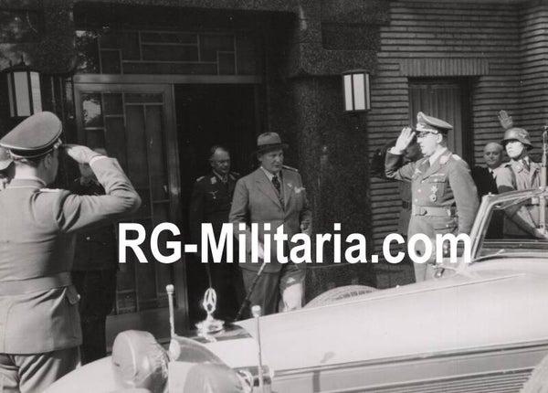 Original WW2 German Press Photo - Hermann Göring leaving the office of the Wehrmachtbefehlshaber den Niederlanden Friedrich Christiansen, Groot-Haesebroek, Wassenaar, Holland (1942)