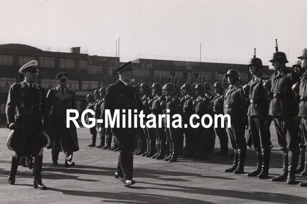 Original WW2 German Press Photo - Luftwaffe with French marine admiral