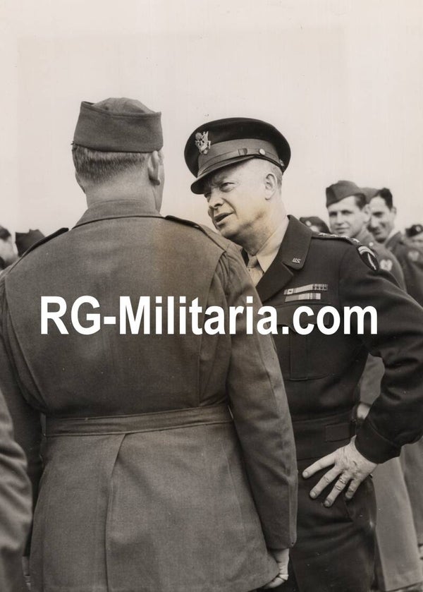 Original WW2 US Press Photo - General Dwight D. Eisenhower inspects Airborne Troops after D-Day, Operation Overlord (1944)
