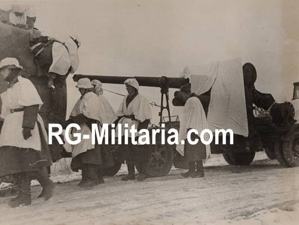 Original WW2 German Press Photo - German Flak soldiers in winter camouflage on the Eastern Front (1942)