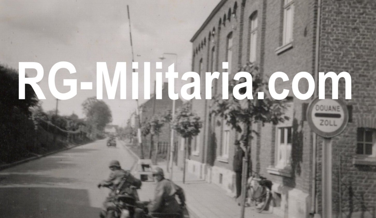 Original WW2 German Photo - German soldiers on motorcycles cross the Dutch border, Holland, May (1940)
