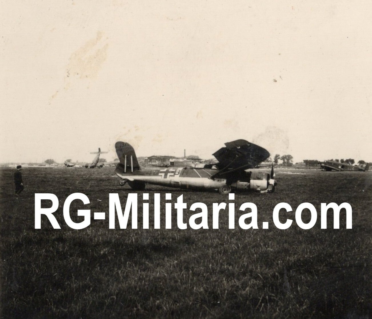 Original WW2 German Photo - Crashed Henschel Hs 126 4Q+BH at the Rotterdam airfield Waalhaven, Holland (1940)