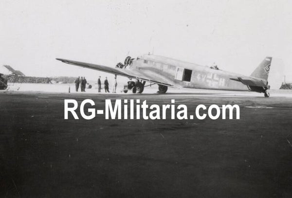 Original WW2 German Photo - Junkers Ju52 airplane on the Rotterdam airfield Waalhaven, Holland (1940)