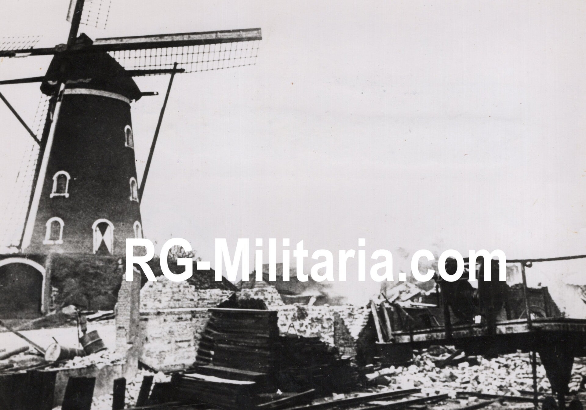 Original WW2 German Press Photo - Destroyed factory next to Mill de Korenbloem in Mill, Holland, May (1940)