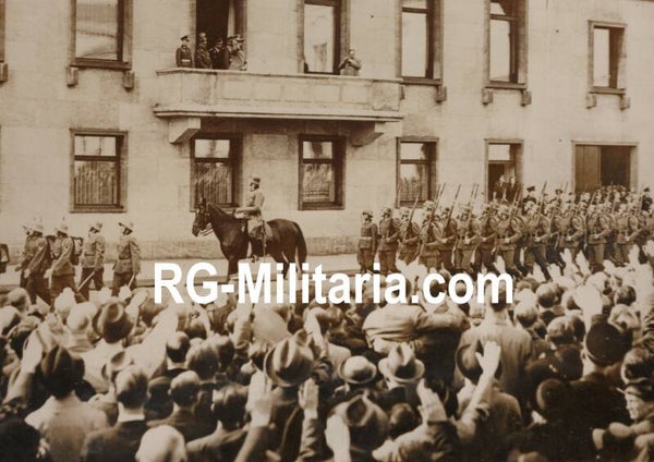Original WW2 French Press Photo - Anschluss Austria soldiers on guard in Vienna (1938)
