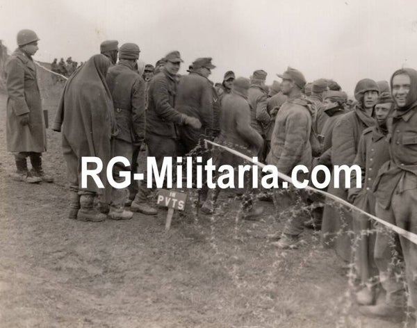 Original WW2 US Press Photo - German POW troops in Valkenburg, Holland (1945)