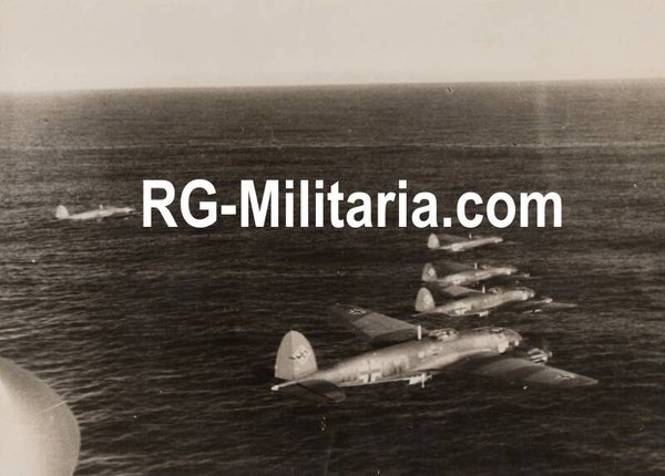 Original WW2 German Press Photo - Luftwaffe airplanes above a lake (1942)