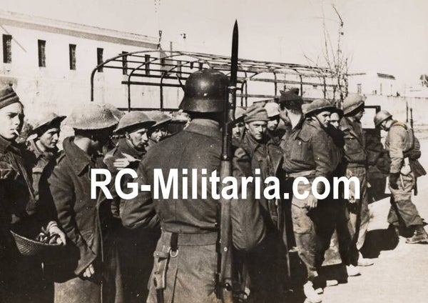 Original WW2 German Press Photo - American and British POW soldiers captured (1943)
