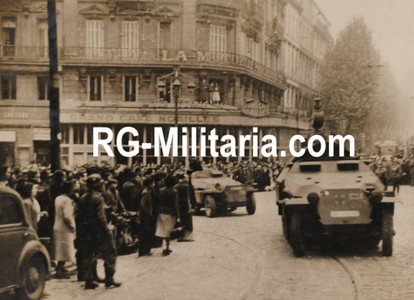 Original WW2 German Press Photo - Panzerkampfwagen trucks arrive in the South of France (1942)
