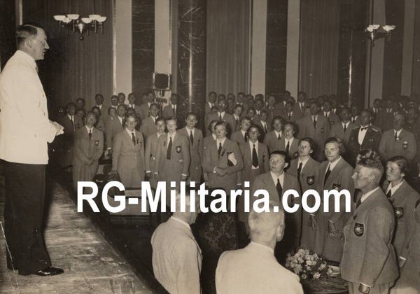 Original WW2 German Press Photo - German Olympians visit Adolf Hitler at the Reichskanzlei, Berlin (1936)