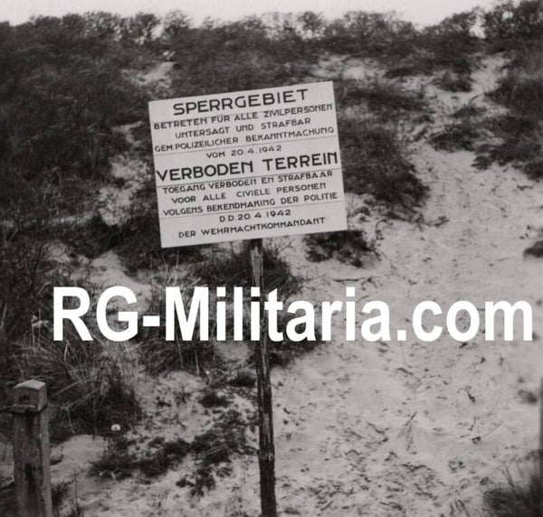 Original WW2 Dutch Photo - German sign ''Sperrgebiet'', Atlantikwall Den Haag, Holland (1942)