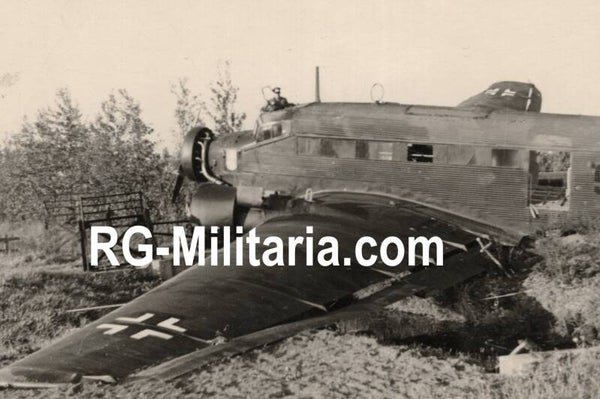 Original WW2 German Photo - Rijksweg near Delft with landed Junkers JU 52 airplane with decal, Blitzkrieg May, Holland (1940)