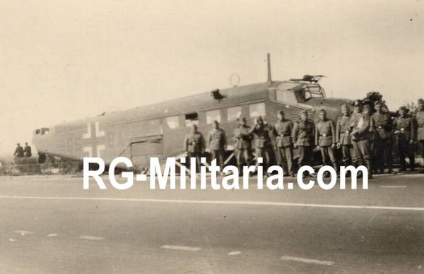 Original WW2 German Photo - Rijksweg near Delft with landed Junkers JU 52 airplane, Blitzkrieg May, Holland (1940)