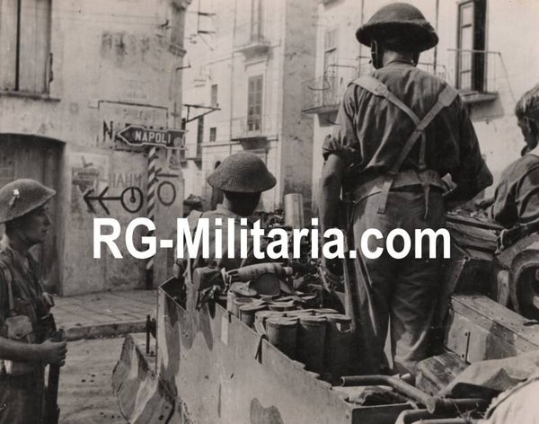 Original WW2 British Press Photo - British invasion of Scafati near Naples, Italy (1943)
