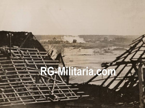 Original WW2 US Press Photo - US Guns pound enemy-held factory in Kaltenhouse, France (1945)