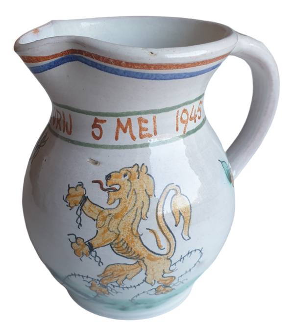 Dutch liberation jug ''Nederland vrij 5 mei 1945''