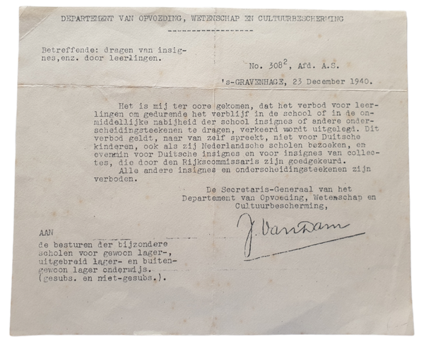 Document - Prohibition on insignas on schools 23th of December 1940