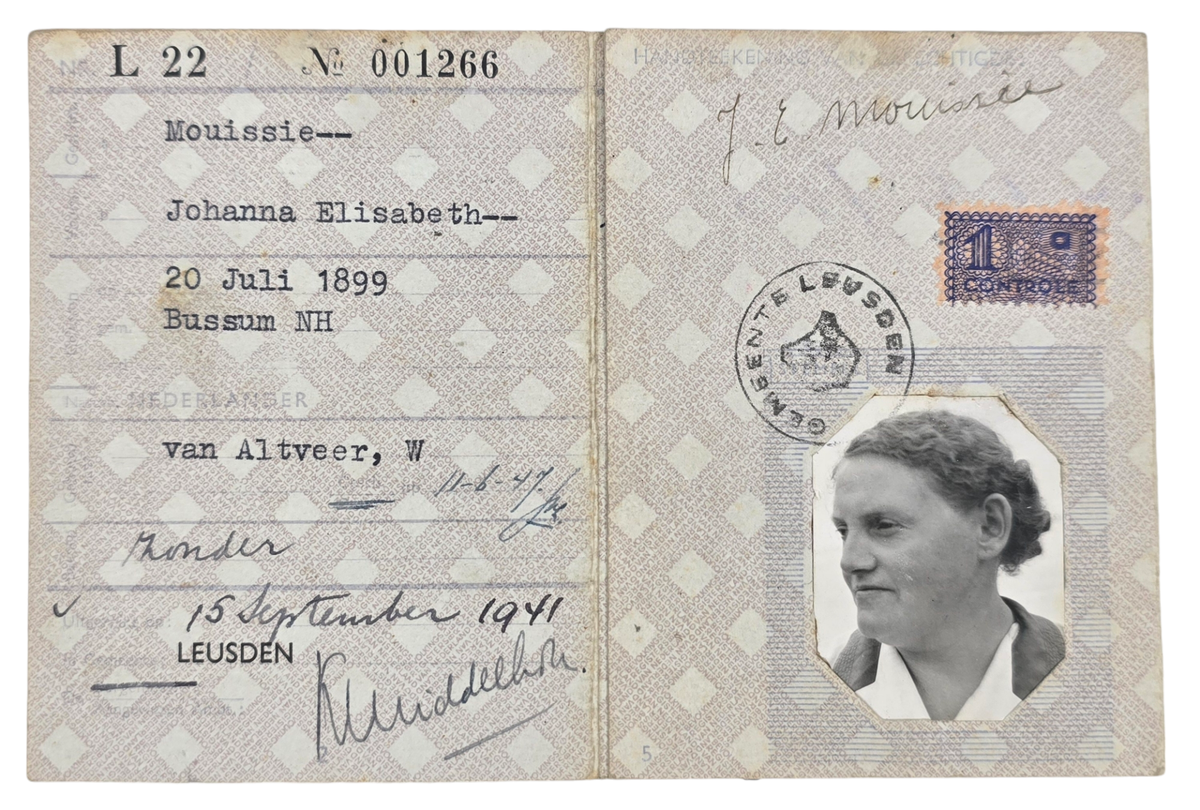 Original WW2 Dutch ID Card - Persoonsbewijs Bussum, Leusden, Soest (1941)