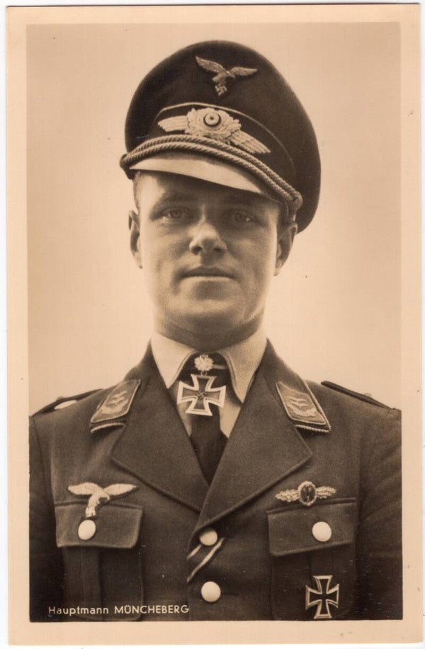Original WW2 German Postcard - Luftwaffe Hauptmann Müncheberg