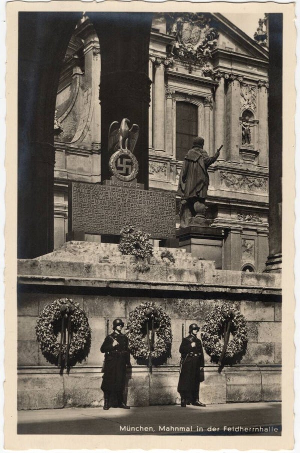 Original WW2 German Postcard - Mahnmal in der Feldherrnhalle, München