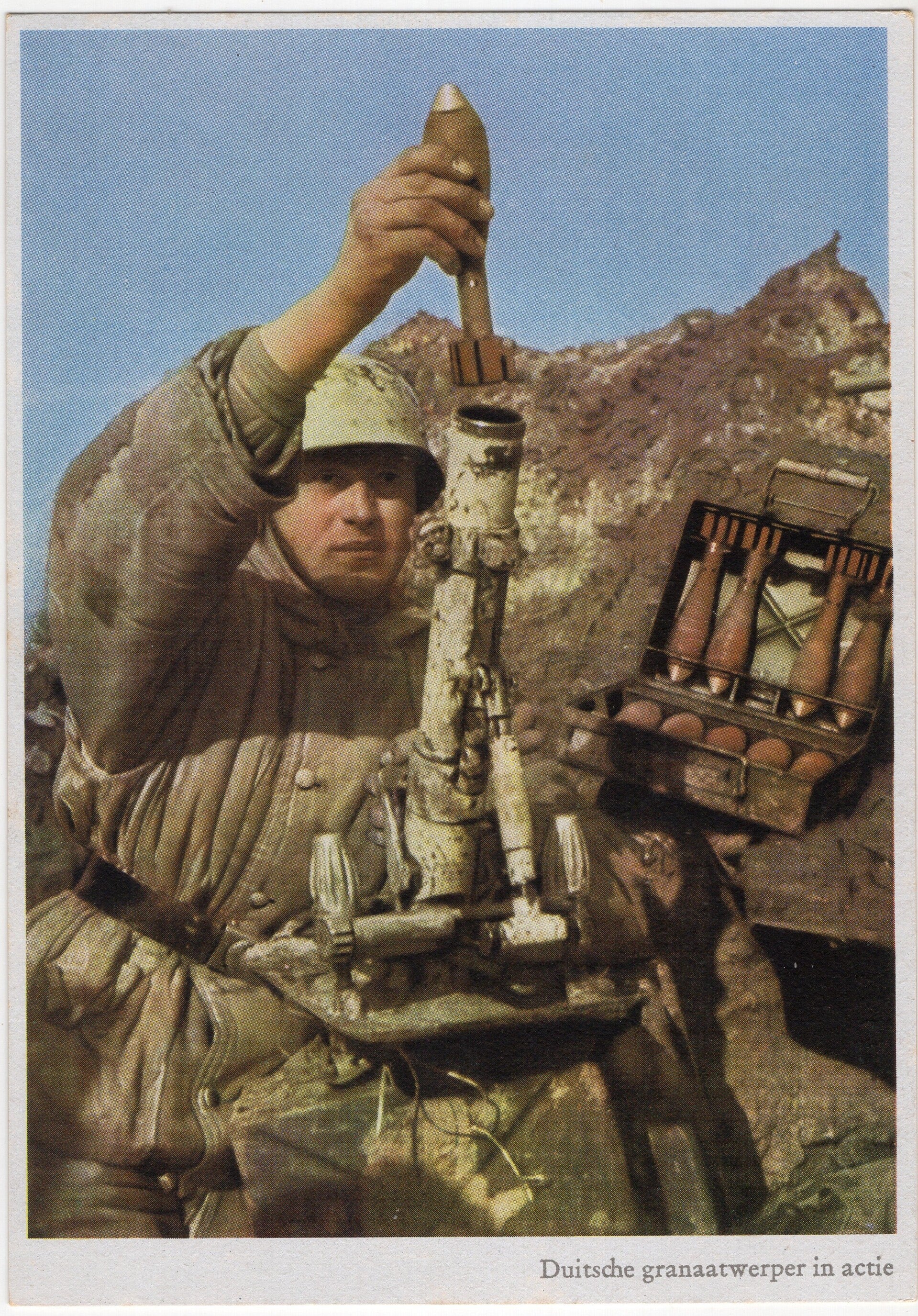 Original WW2 German Postcard - Grenade launcher ''Duitsche granaatwerper in actie'', Falk