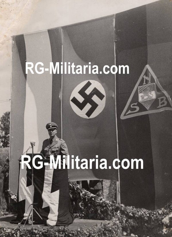 Original WW2 Dutch Waffen SS Press Photo - SS Polizeiführer Hanns Albin Rauter speaks to new Dutch SS Landwacht Nederland recruits during a ceremony in Weert (1943)
