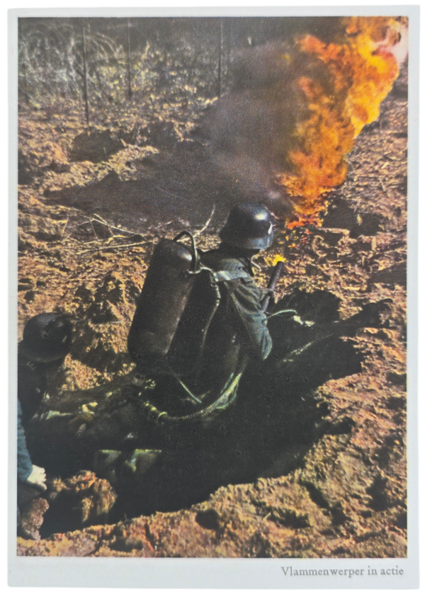 Original WW2 German Postcard - Flame thrower ''Vlammenwerper in actie'', Jäger