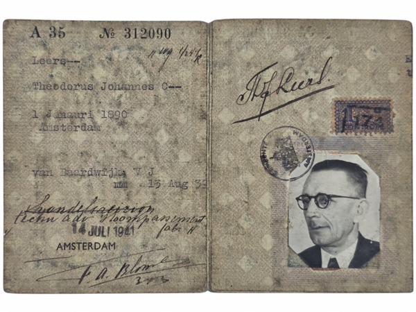 Original WW2 Dutch ID Card - Persoonsbewijs Amsterdam (1941)