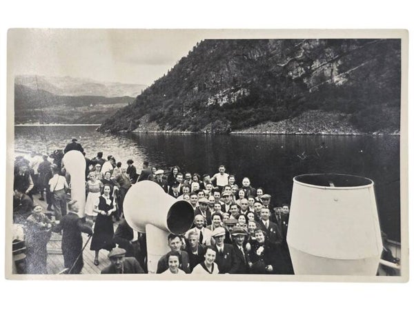 Original WW2 German KDF Photo - Group picture on the KDF cruise in Norway (1936)