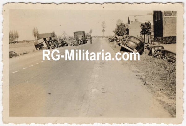 Original WW2 German Photo - German trucks at the side of the road near Dordrecht, Holland, May (1940)