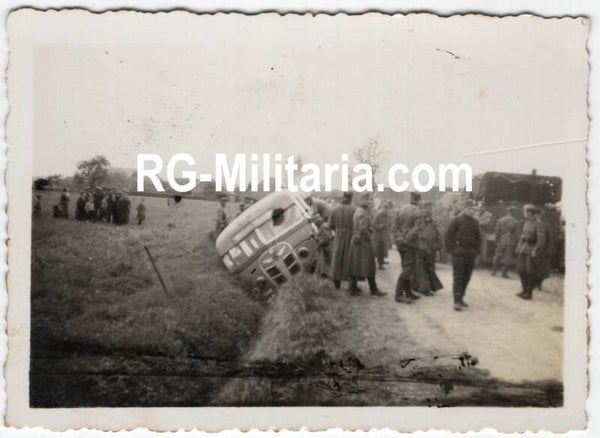 Original WW2 German Photo - German trucks at the side of the road near Breda, Holland, May (1940)