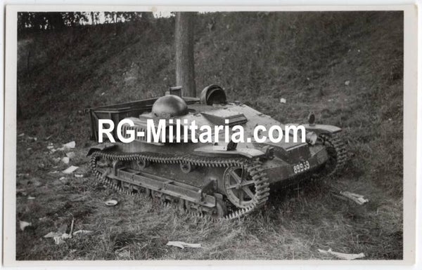 Original WW2 German Photo - Destroyed Renault UE Chenilette in Sloedam, Holland, May (1940)