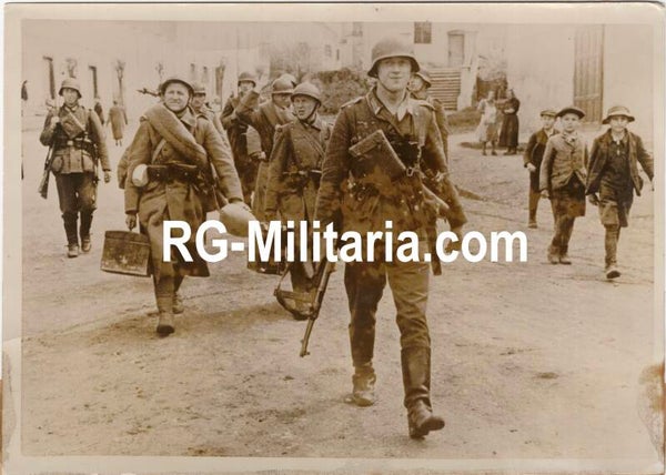 Original WW2 Belgian Press Photo - Serbian POW's captured in Yugoslavia